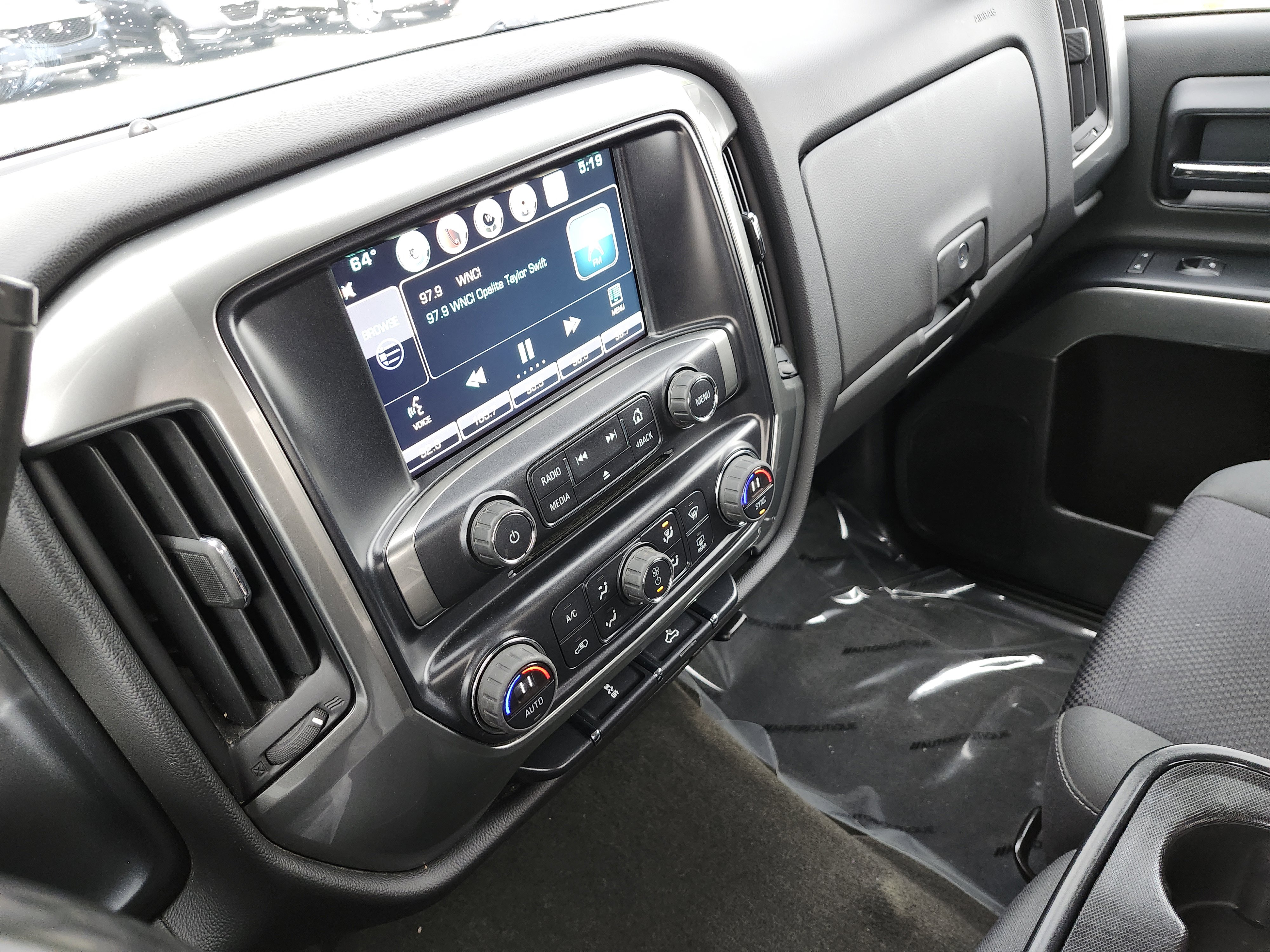 Used 2015 Chevrolet Silverado 1500 LT AWD/4WD image 30