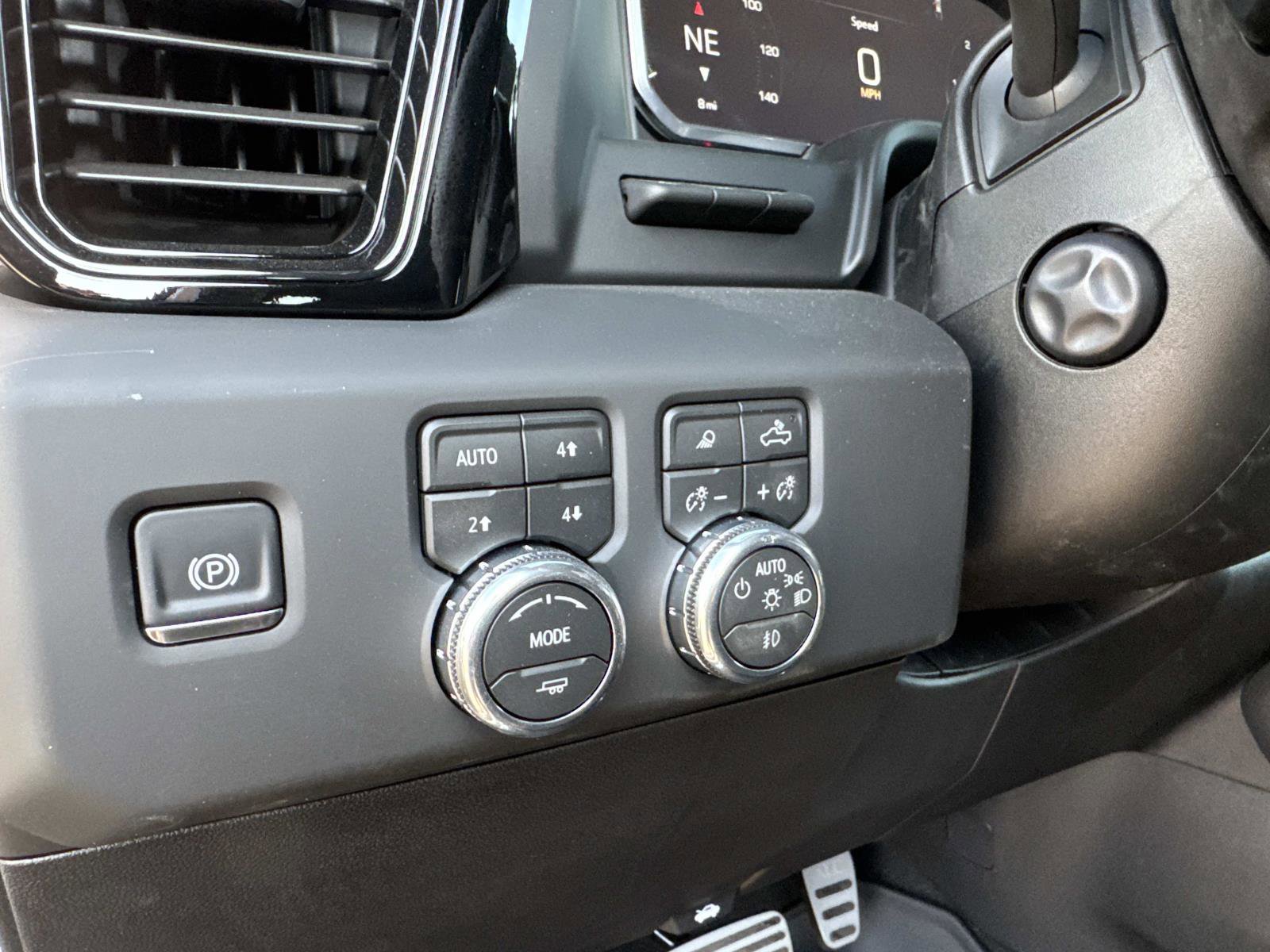 New 2026 GMC Sierra 1500 AT4 w/ Technology Package AWD/4WD image 38