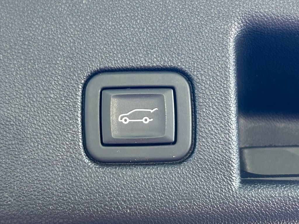 Used 2023 Chevrolet Equinox LT FWD image 22