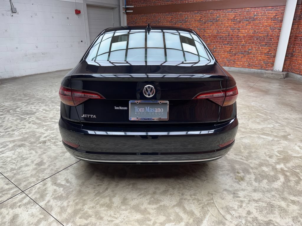 Used 2019 Volkswagen Jetta SEL w/ Cold Weather Package FWD image 4