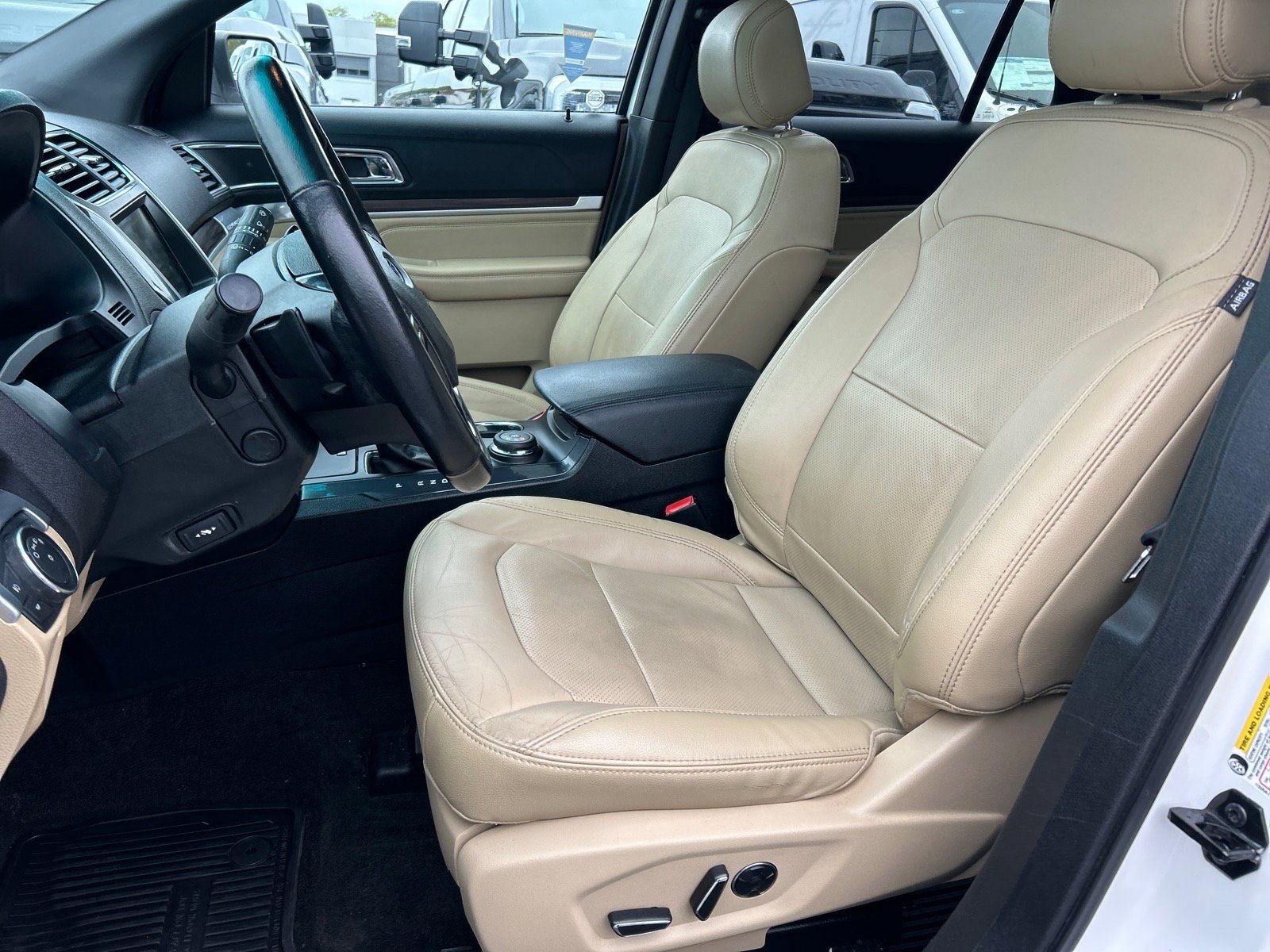 Used 2016 Ford Explorer Limited w/ Equipment Group 301A AWD/4WD image 9