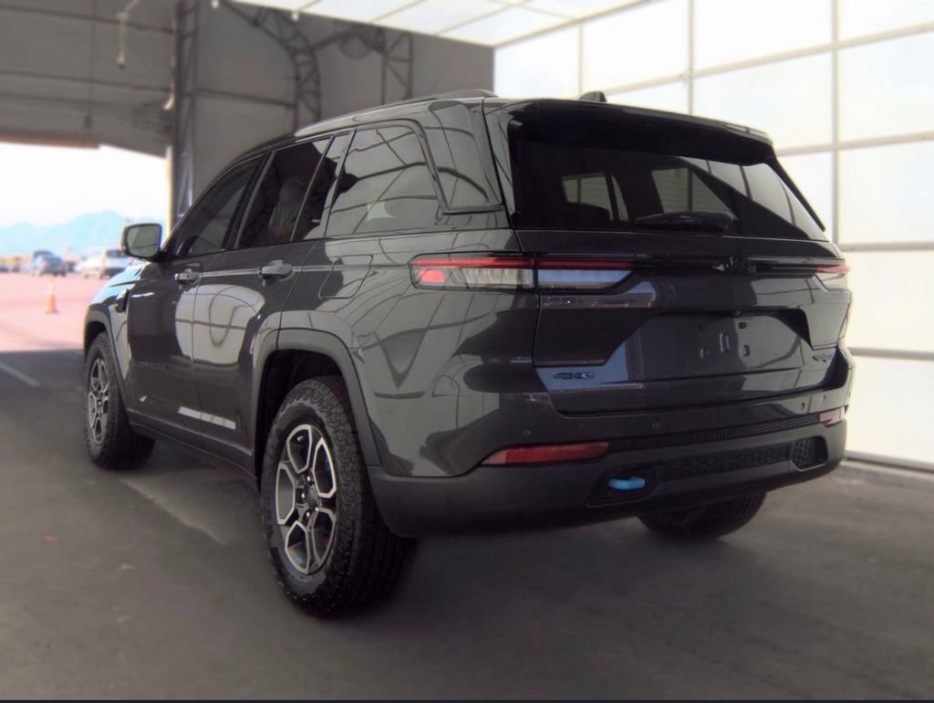 Used 2022 Jeep Grand Cherokee Trailhawk AWD/4WD image 8