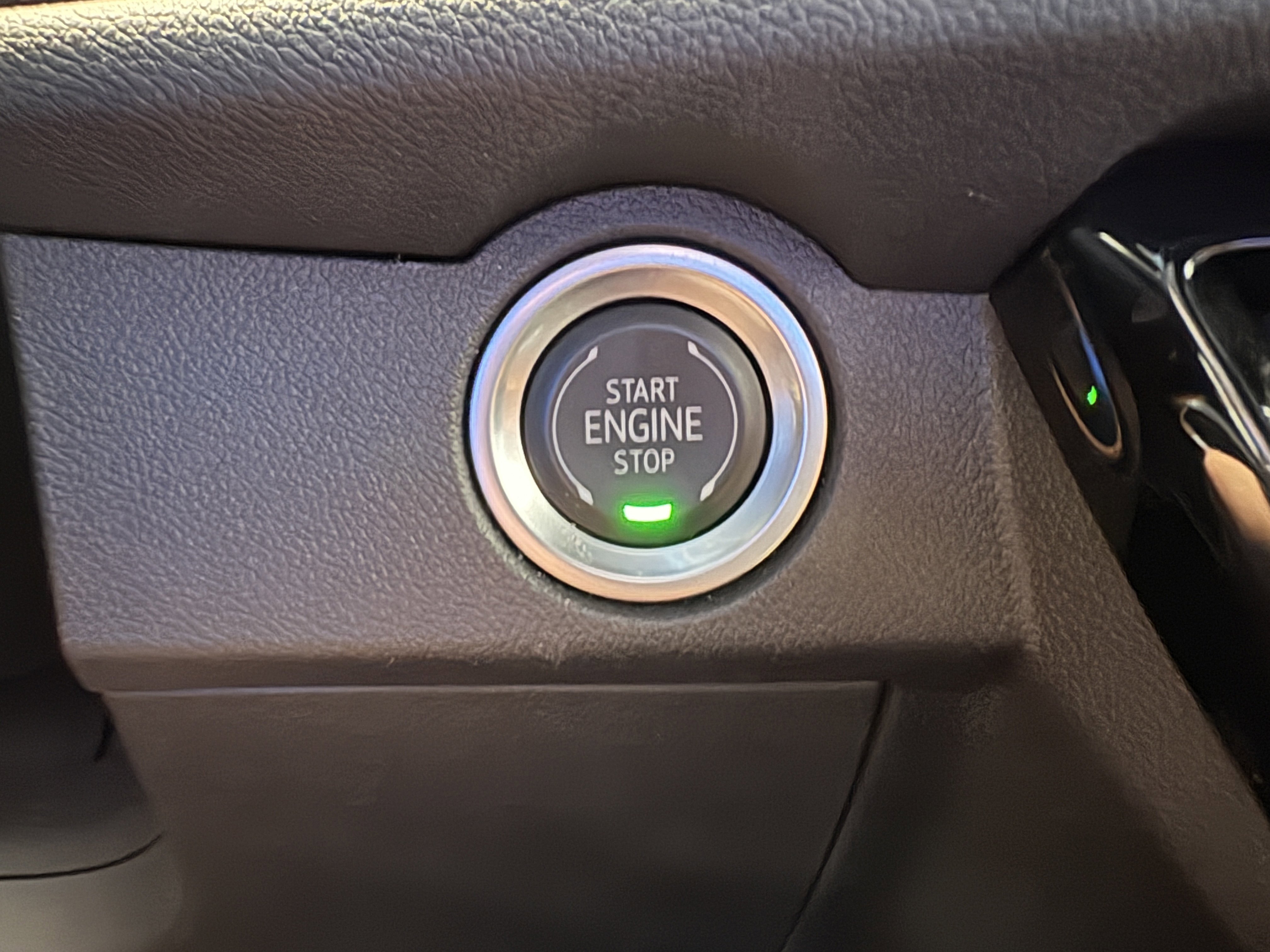 Used 2025 Chevrolet Traverse RS w/ LPO, Floor Liner Package image 15