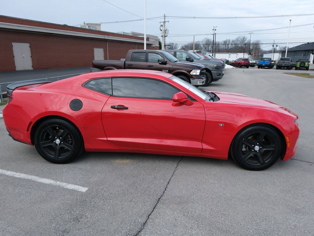 Used 2017 Chevrolet Camaro LT RWD image 2