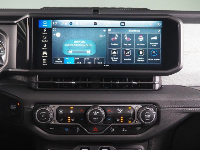 Used 2025 Jeep Wrangler 4xe Sahara w/ Safety Group AWD/4WD image 27