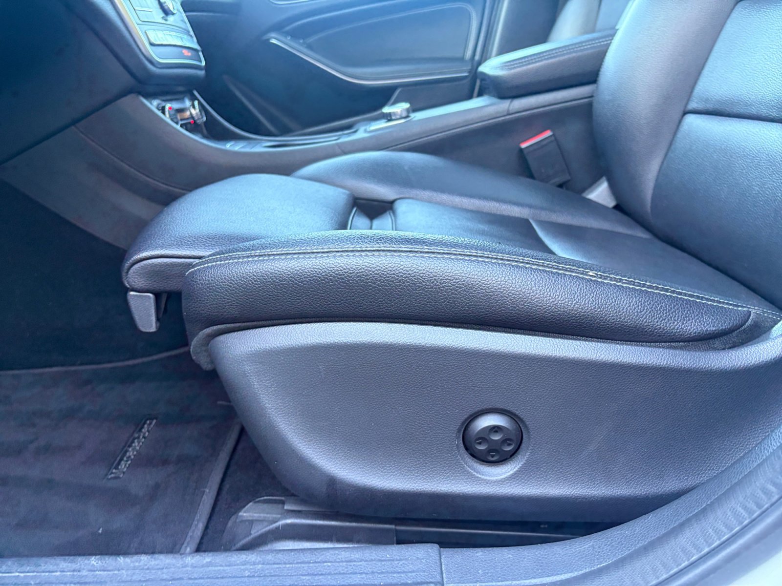 Used 2018 Mercedes-Benz GLA 250 4MATIC image 13