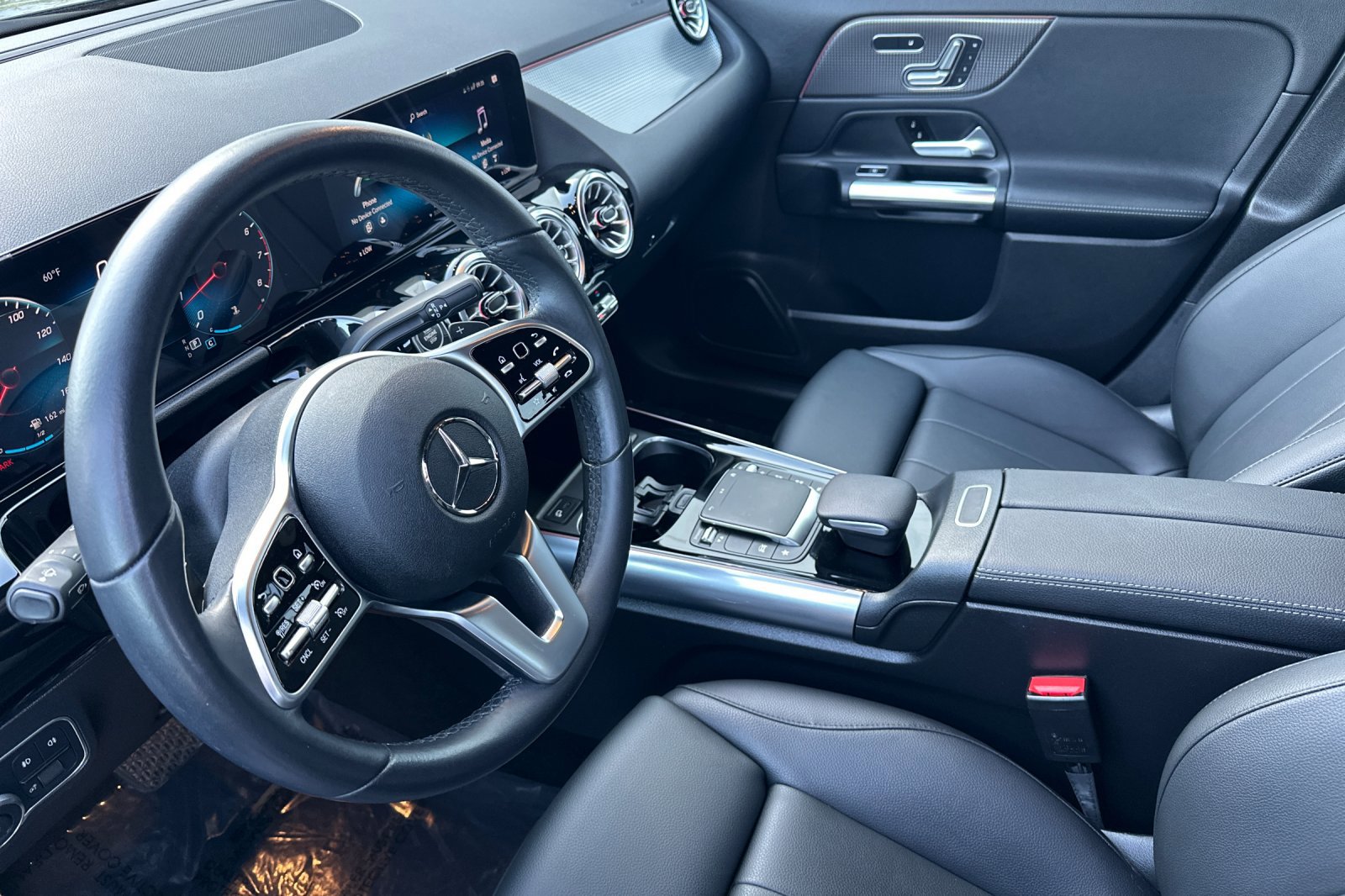 Certified 2022 Mercedes-Benz GLA 250 4MATIC w/ Premium Package Lite image 10