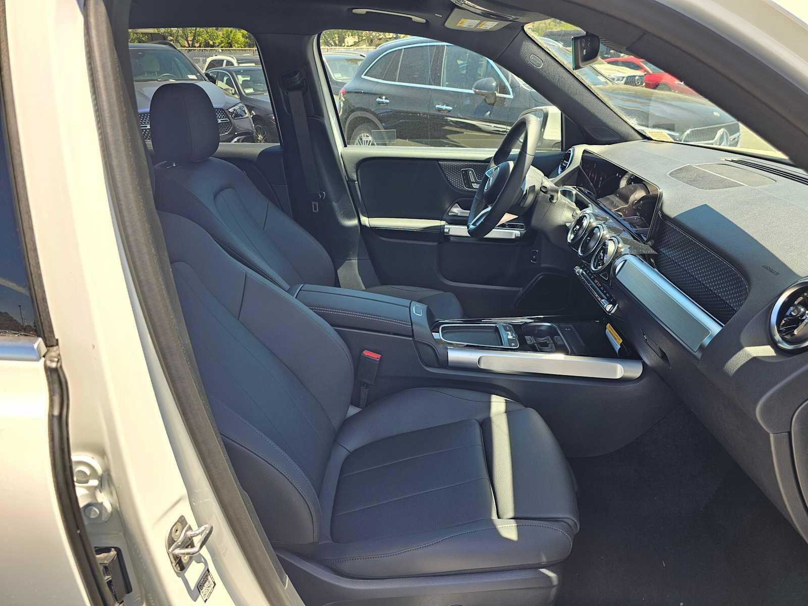 New 2026 Mercedes-Benz GLB 250 image 10
