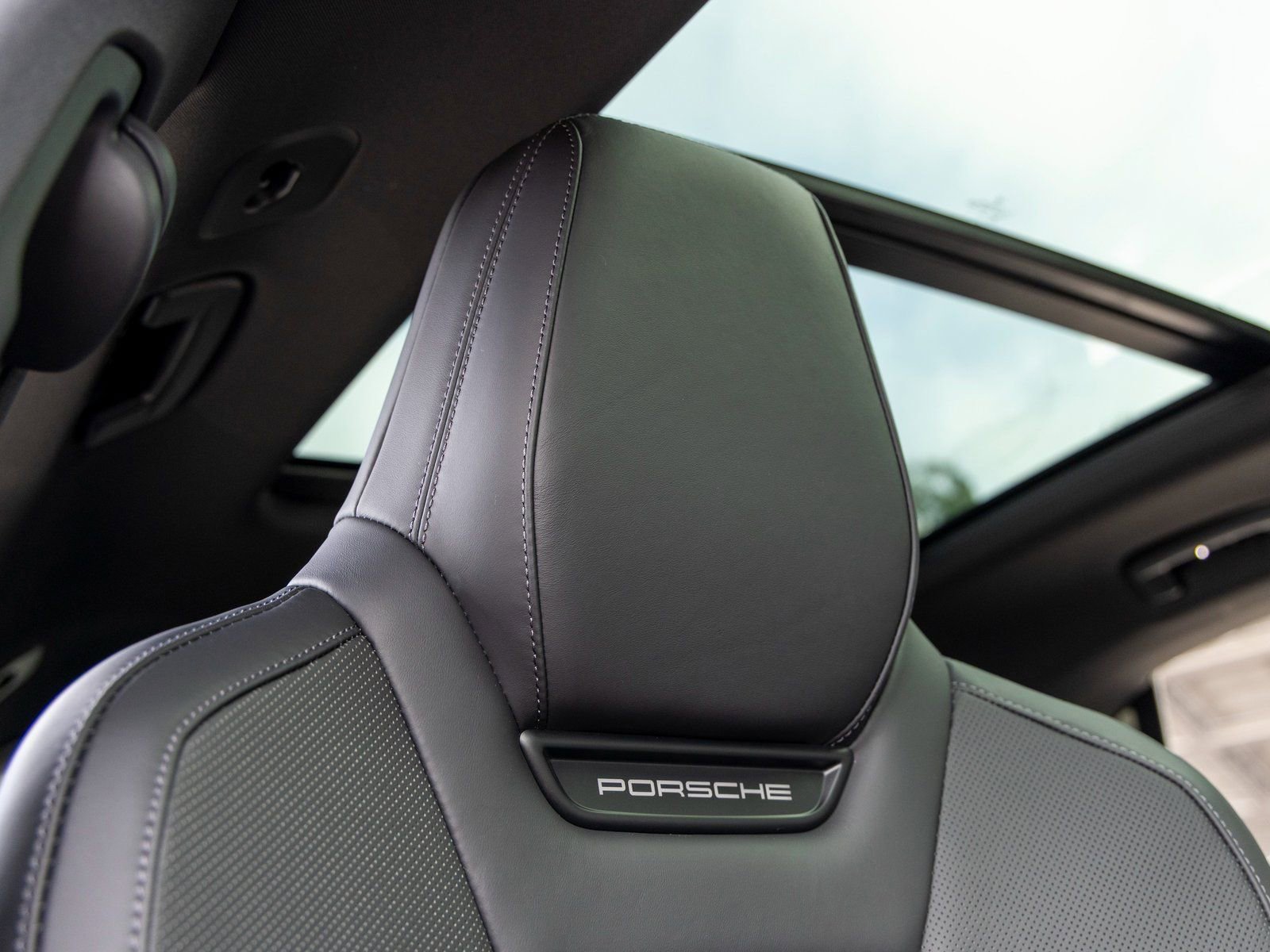 New 2025 Porsche Macan Electric image 58