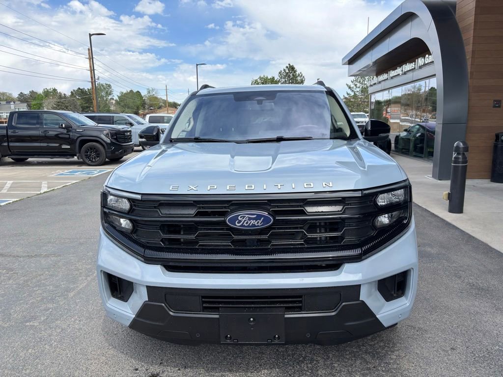 Used 2025 Ford Expedition Max Active AWD/4WD image 3