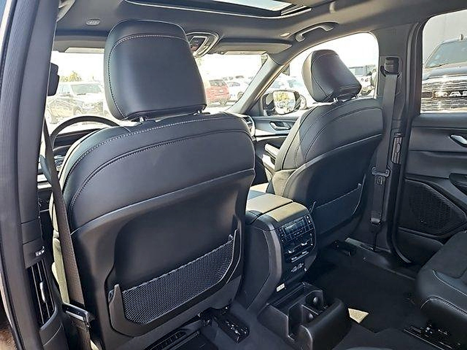 New 2024 Jeep Grand Cherokee L Altitude RWD image 7