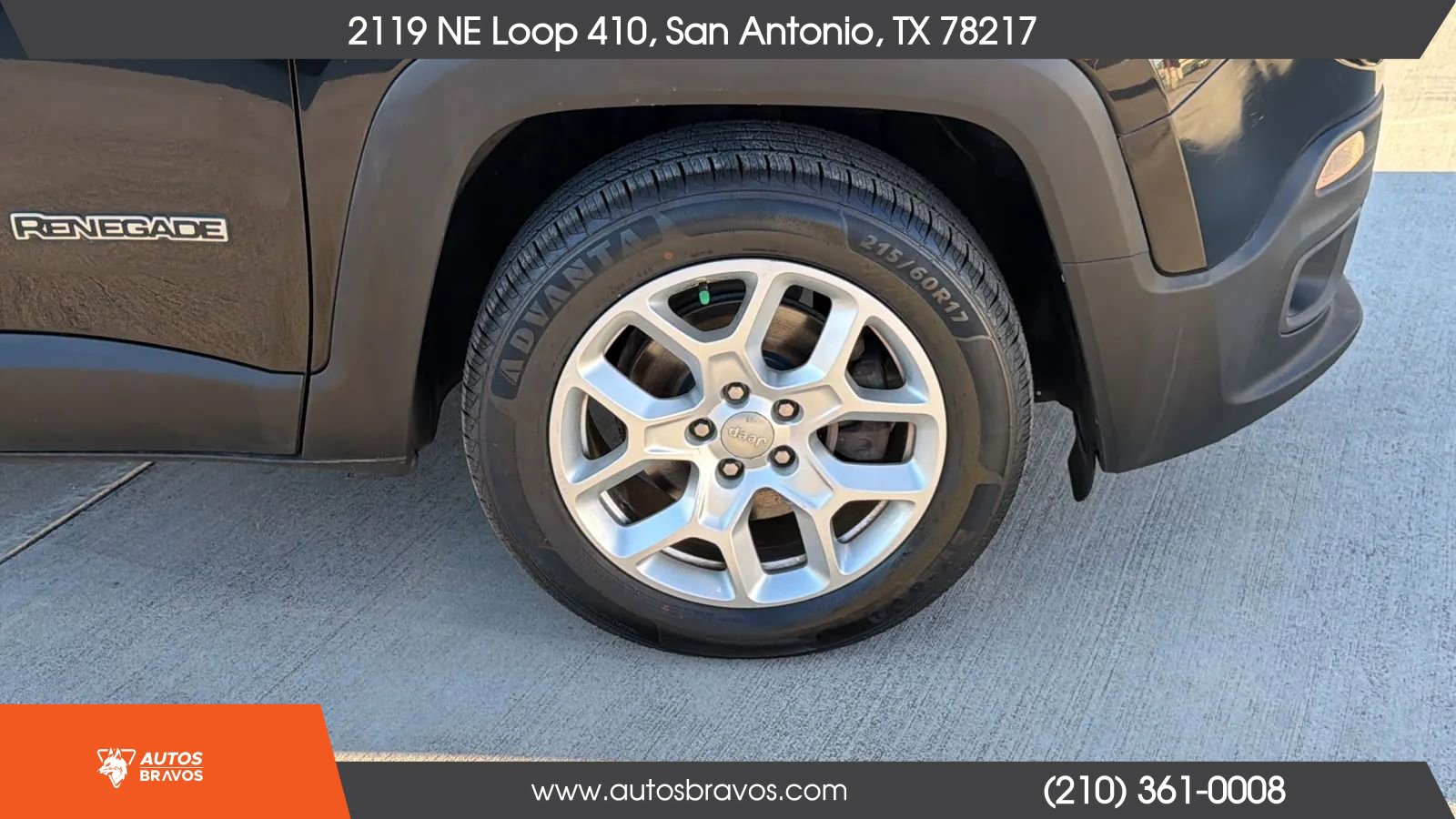 Used 2016 Jeep Renegade Latitude FWD image 24