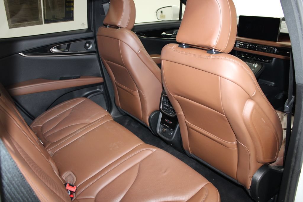 Used 2022 Lincoln Nautilus Reserve w/ Equipment Group 201A FWD image 32