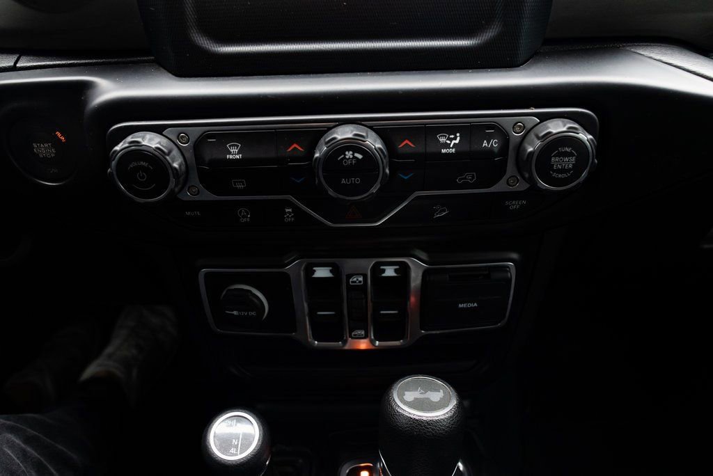 Used 2020 Jeep Wrangler Unlimited Sahara image 15