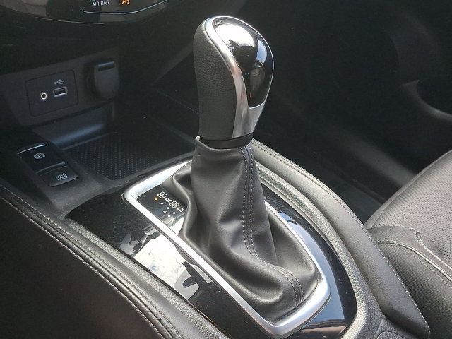 Used 2020 Nissan Rogue SL AWD/4WD image 14