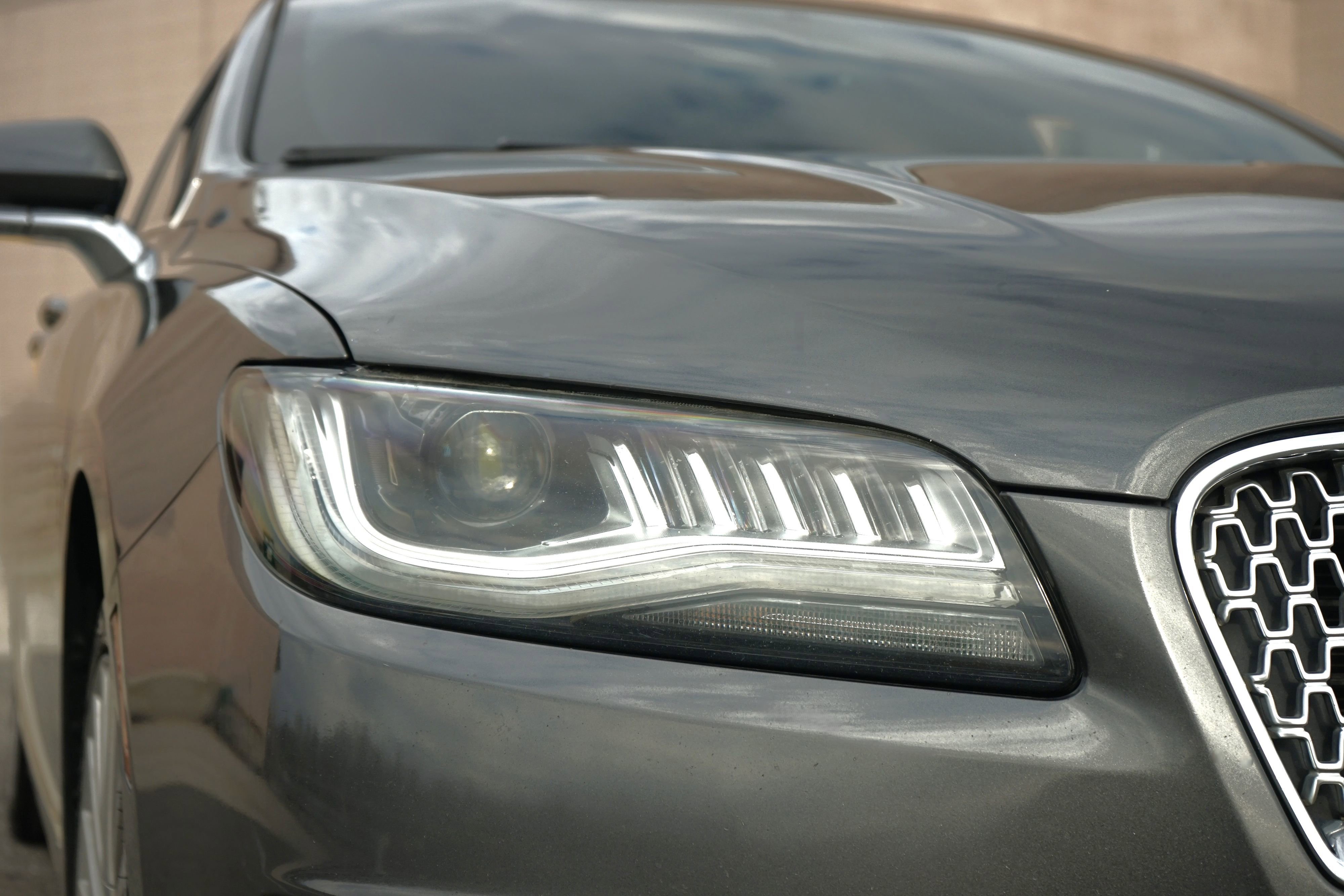 Used 2017 Lincoln MKZ Reserve FWD image 6