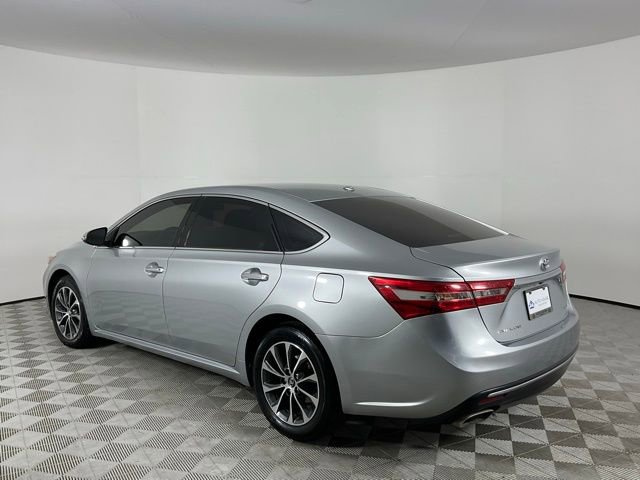 Used 2018 Toyota Avalon XLE FWD image 7