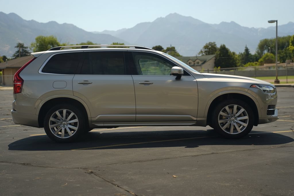 Used 2016 Volvo XC90 T6 Momentum w/ Momentum Plus Package AWD/4WD image 6