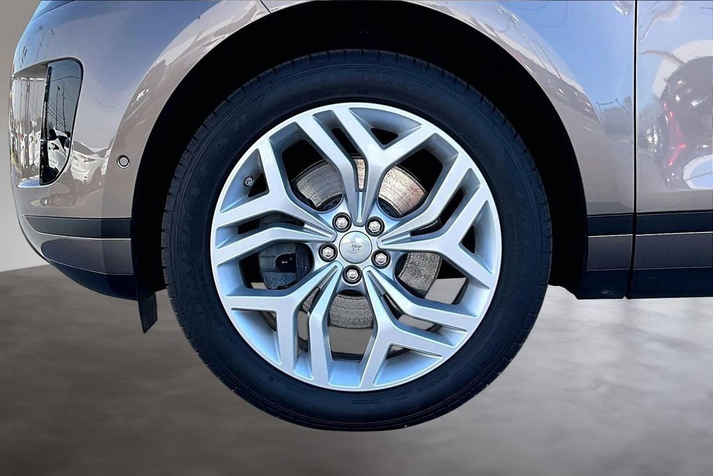 Used 2020 Land Rover Range Rover Evoque SE image 9