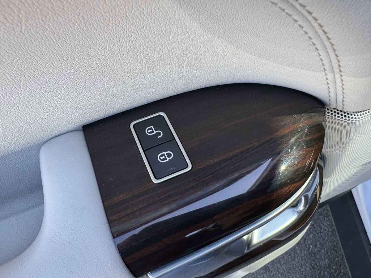 Used 2017 Land Rover Range Rover Supercharged image 57