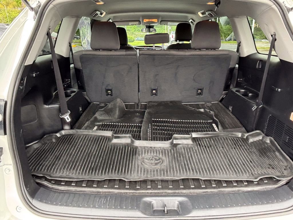 Used 2019 Toyota Highlander LE FWD image 44