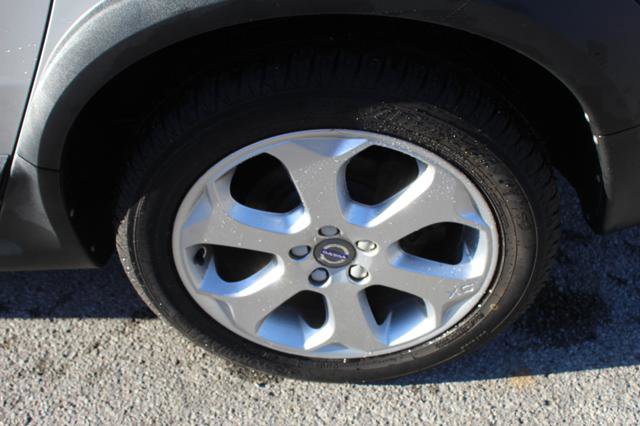 Used 2016 Volvo XC70 T5 Premier w/ Proximity Package image 10