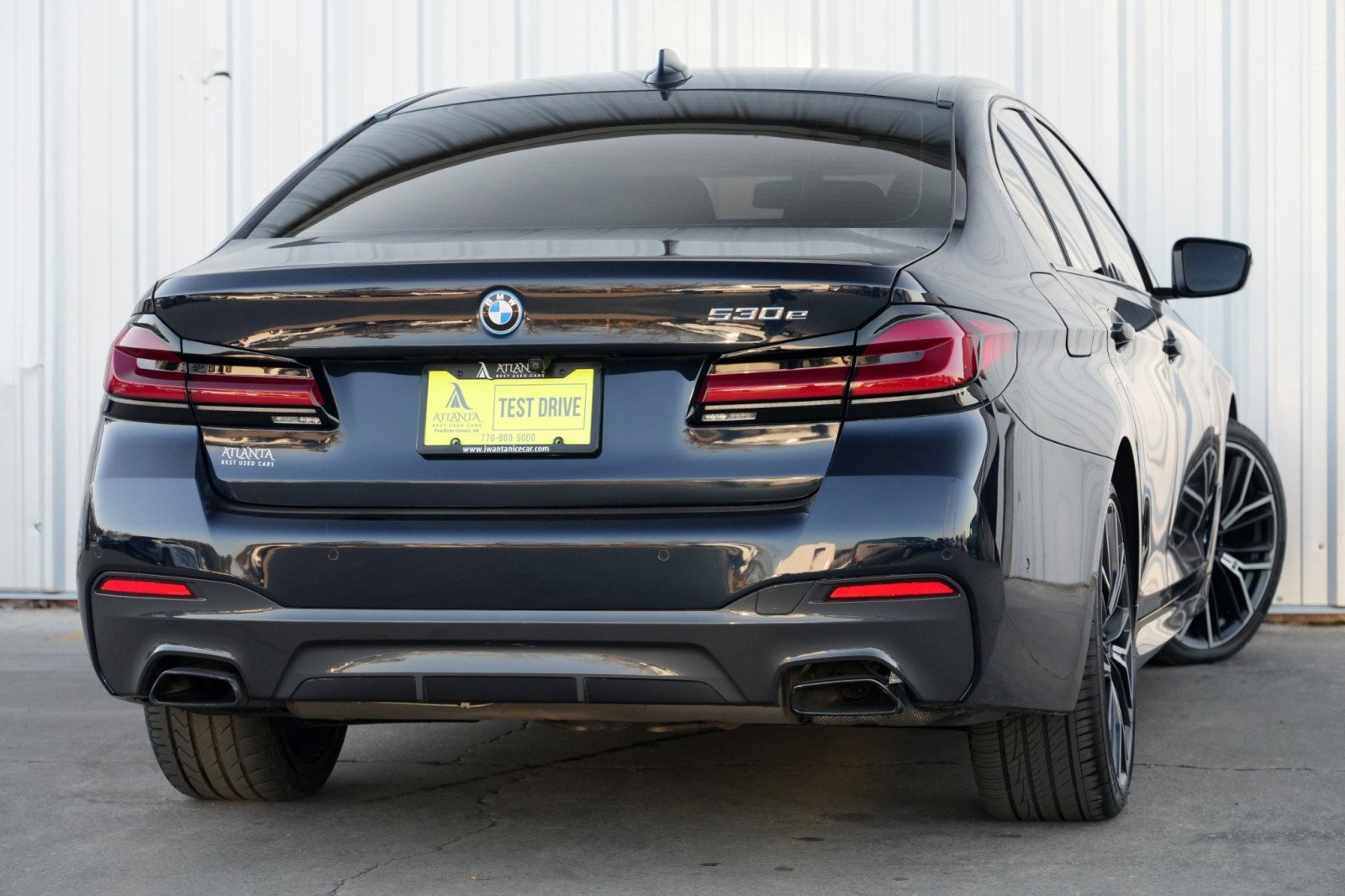 Used 2022 BMW 530e w/ Premium Package RWD image 4