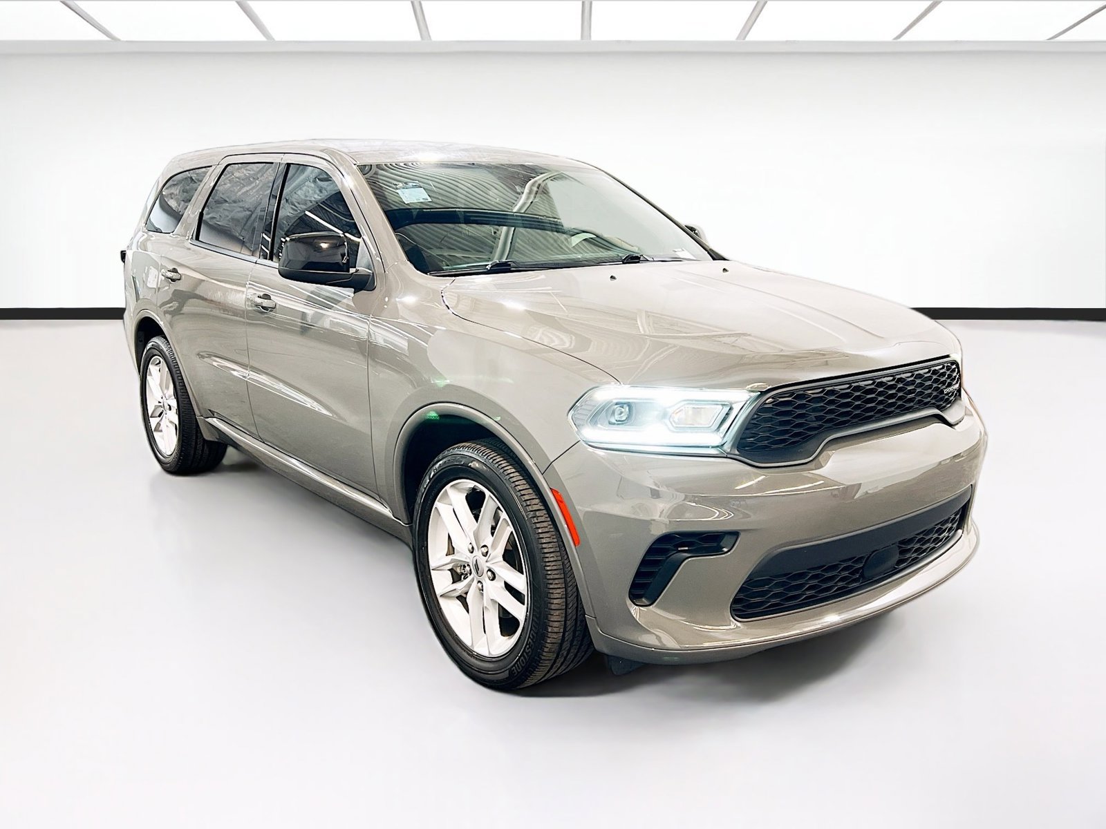 Used 2023 Dodge Durango GT RWD image 3