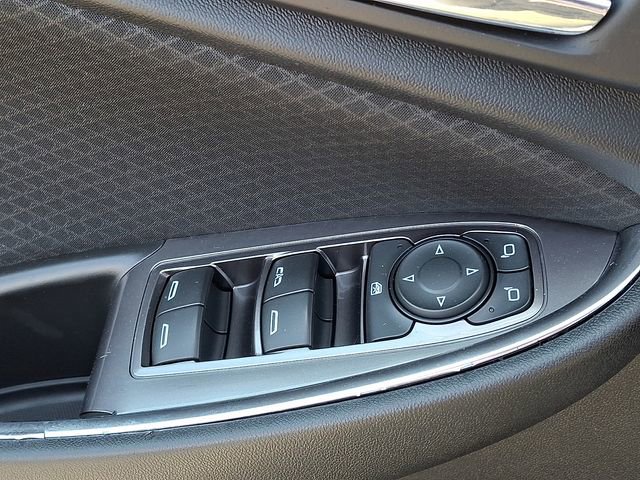 Used 2016 Chevrolet Malibu LT image 18