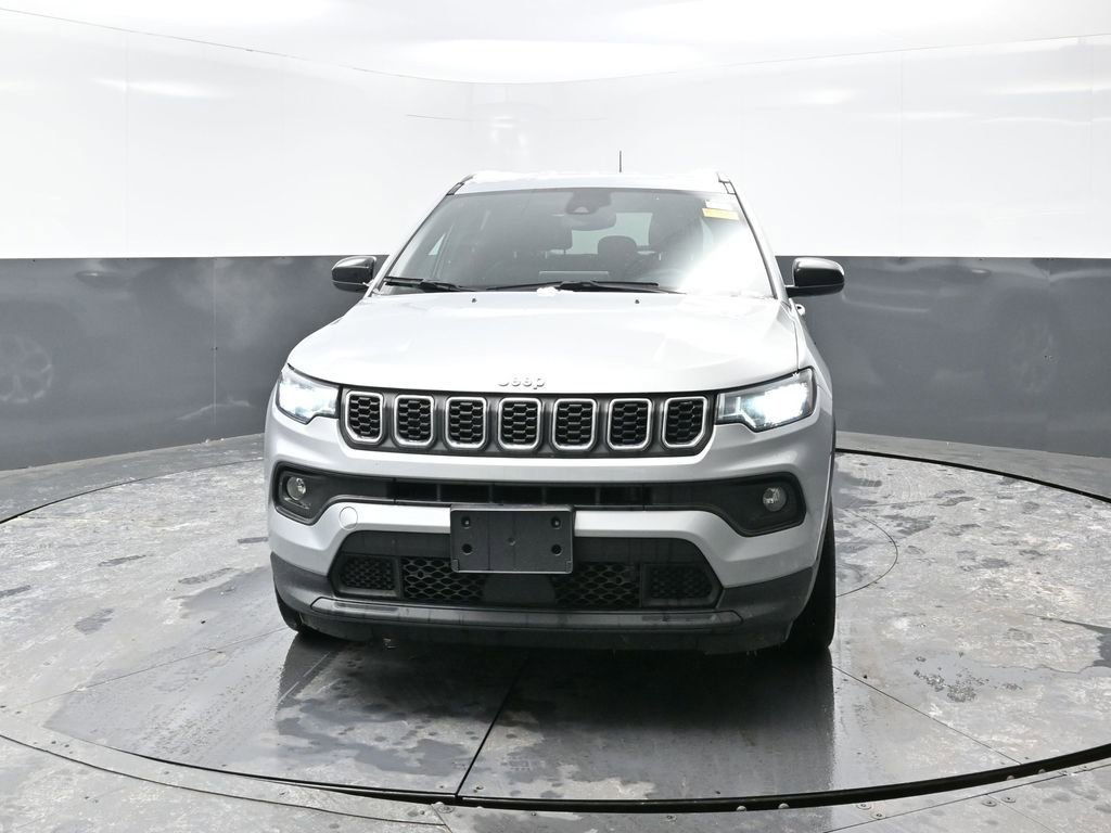Used 2024 Jeep Compass Latitude image 8