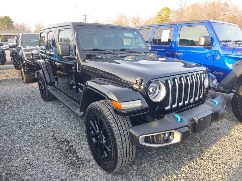 Used 2022 Jeep Wrangler Unlimited Sahara w/ Cold Weather Group image 2