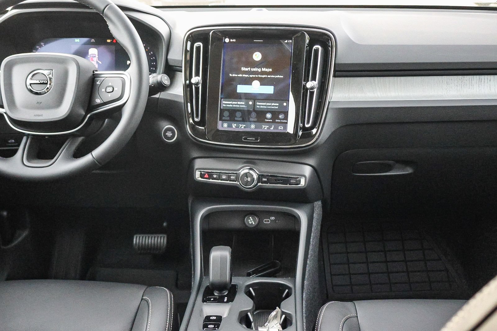 New 2026 Volvo XC40 B5 Core w/ Climate Package AWD/4WD image 23