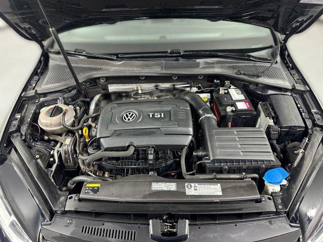 Used 2015 Volkswagen GTI SE image 23