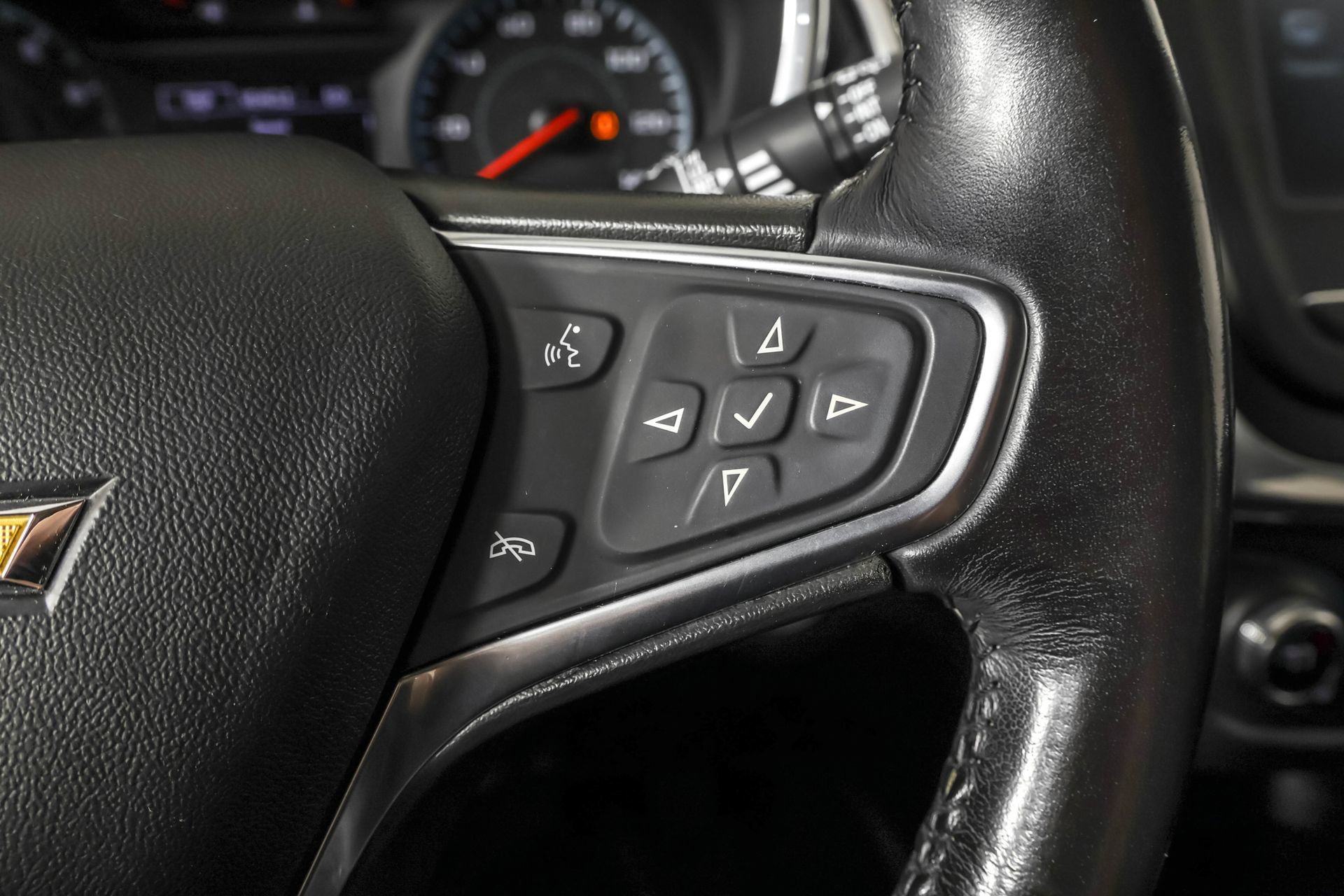 Used 2018 Chevrolet Equinox LT image 31