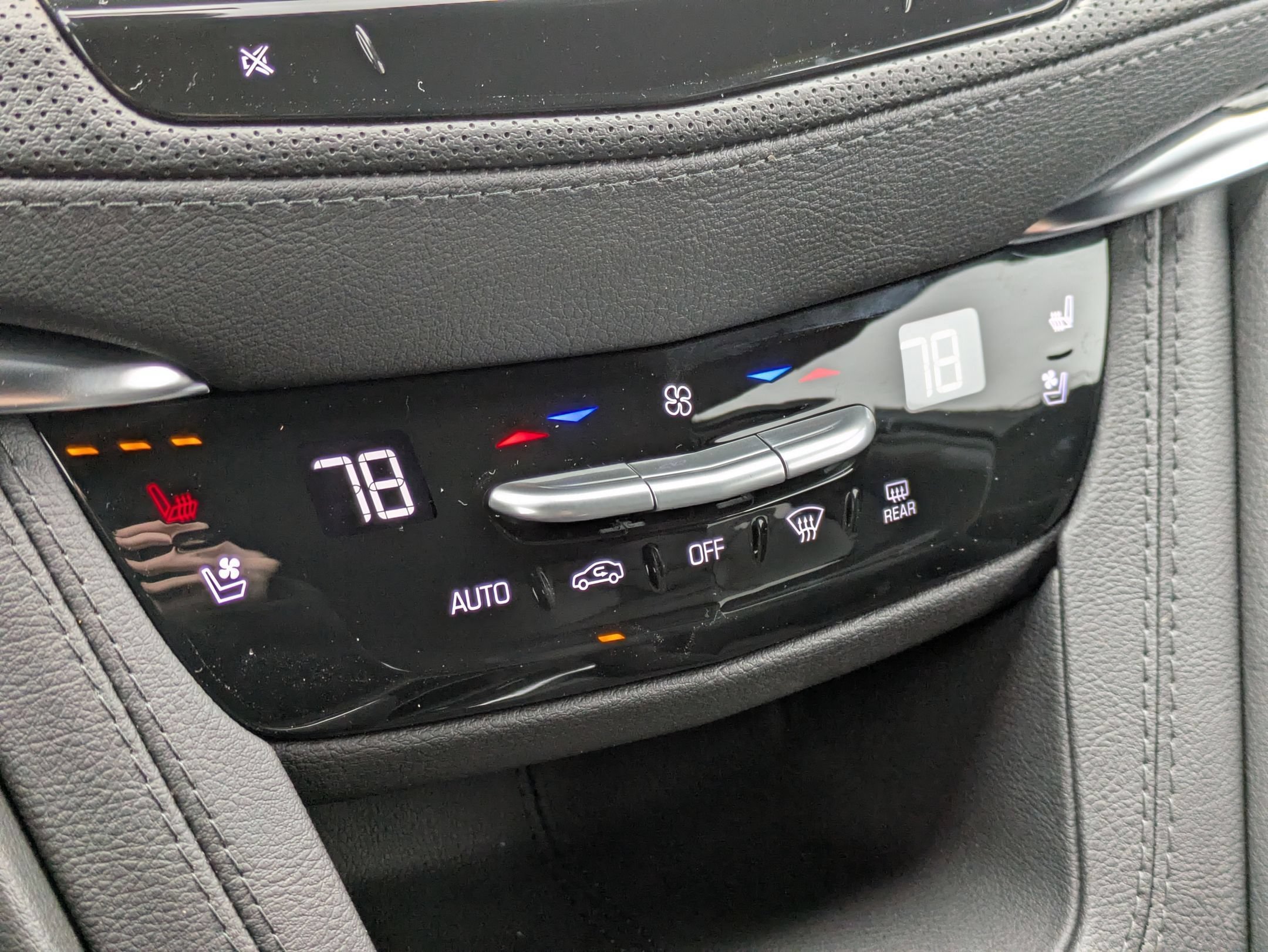 New 2026 Cadillac XT5 Sportv w/ LPO, Onyx Lite Package AWD/4WD image 25