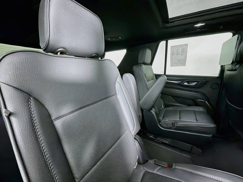 Used 2021 GMC Yukon Denali w/ Denali Premium Package AWD/4WD image 30