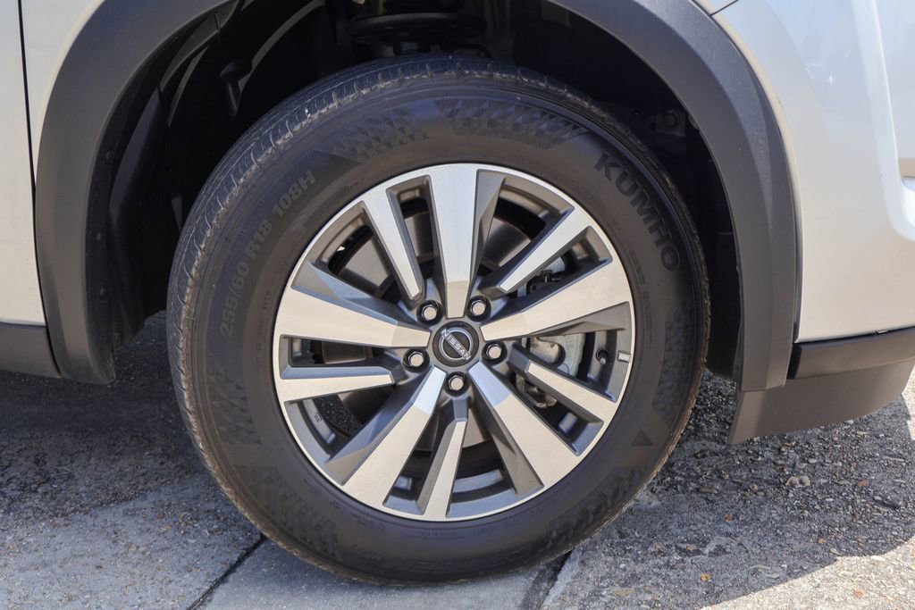 Used 2025 Nissan Pathfinder SL AWD/4WD image 27