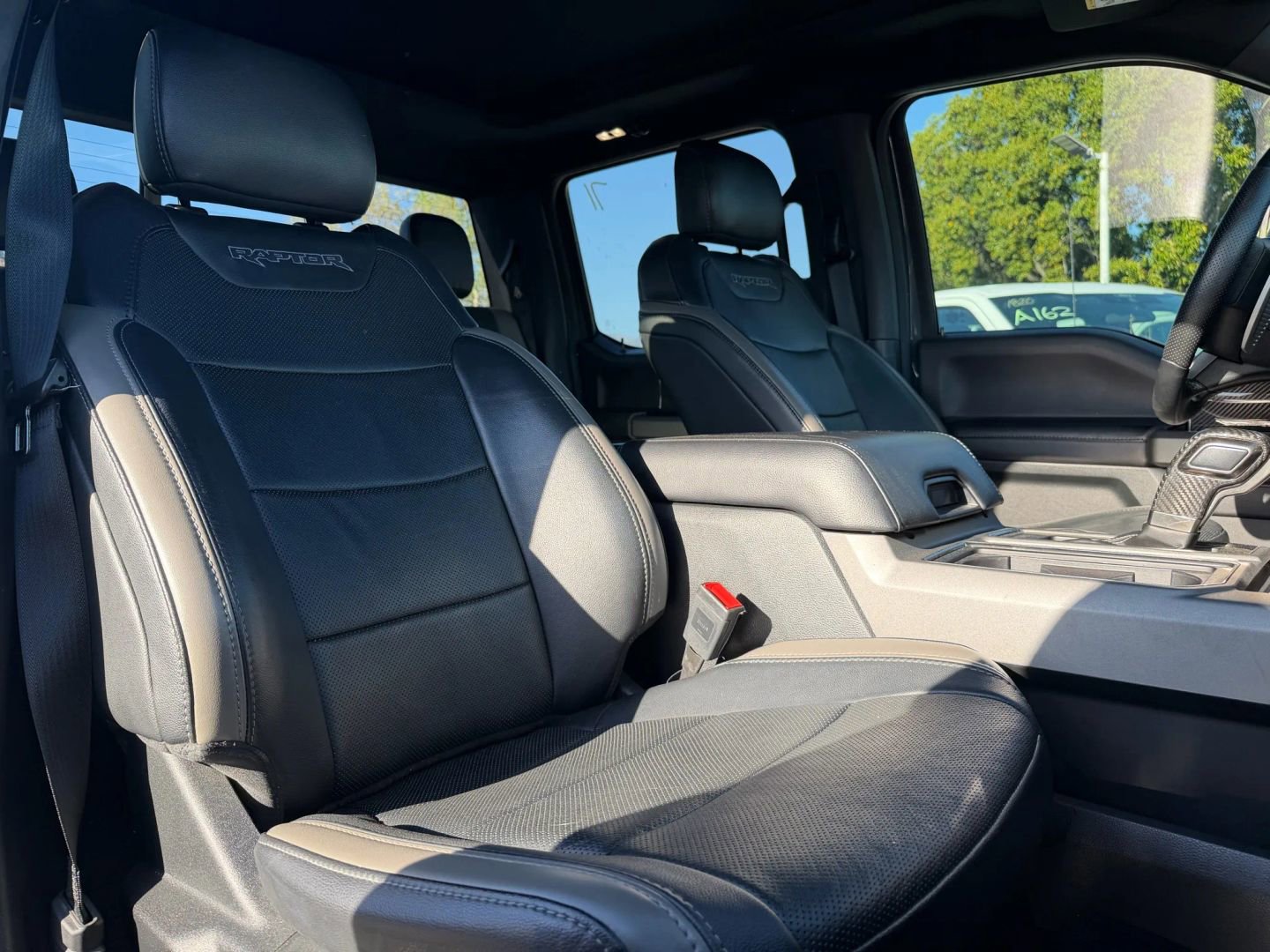 Used 2018 Ford F150 Raptor w/ Equipment Group 802A Luxury AWD/4WD image 17