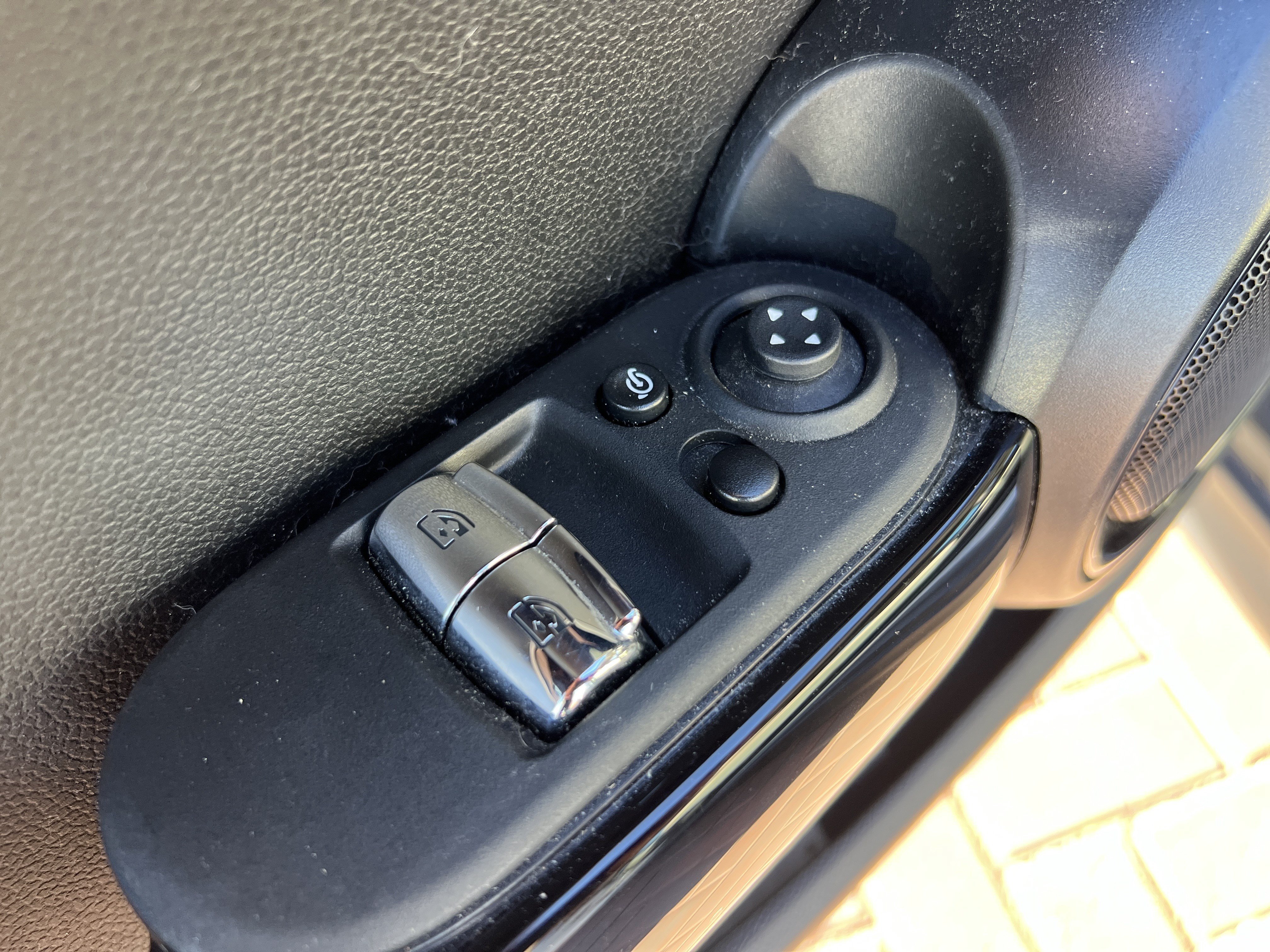 Used 2024 MINI Cooper SE FWD image 15