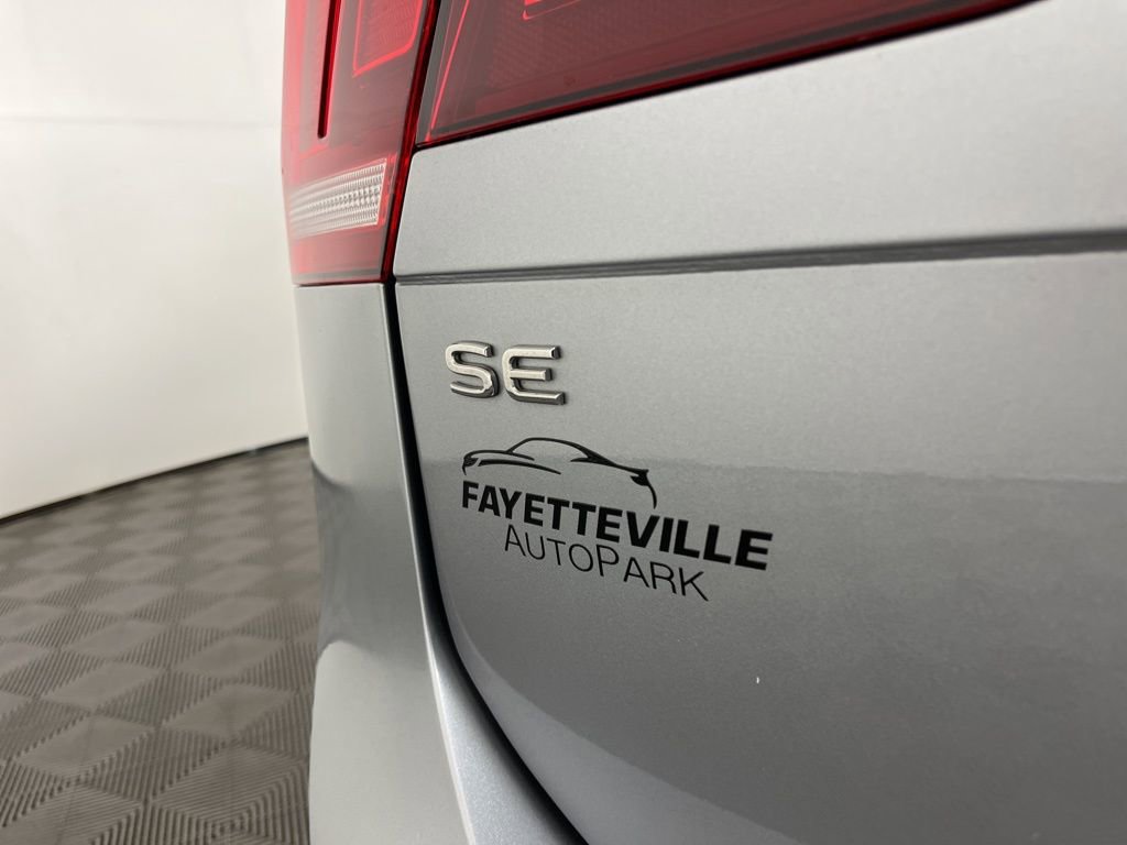 Used 2024 Volkswagen Tiguan SE image 4