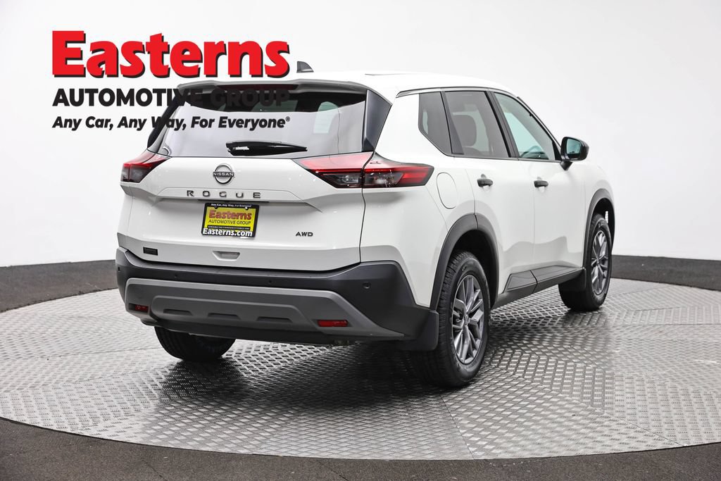 Used 2023 Nissan Rogue S AWD/4WD image 5