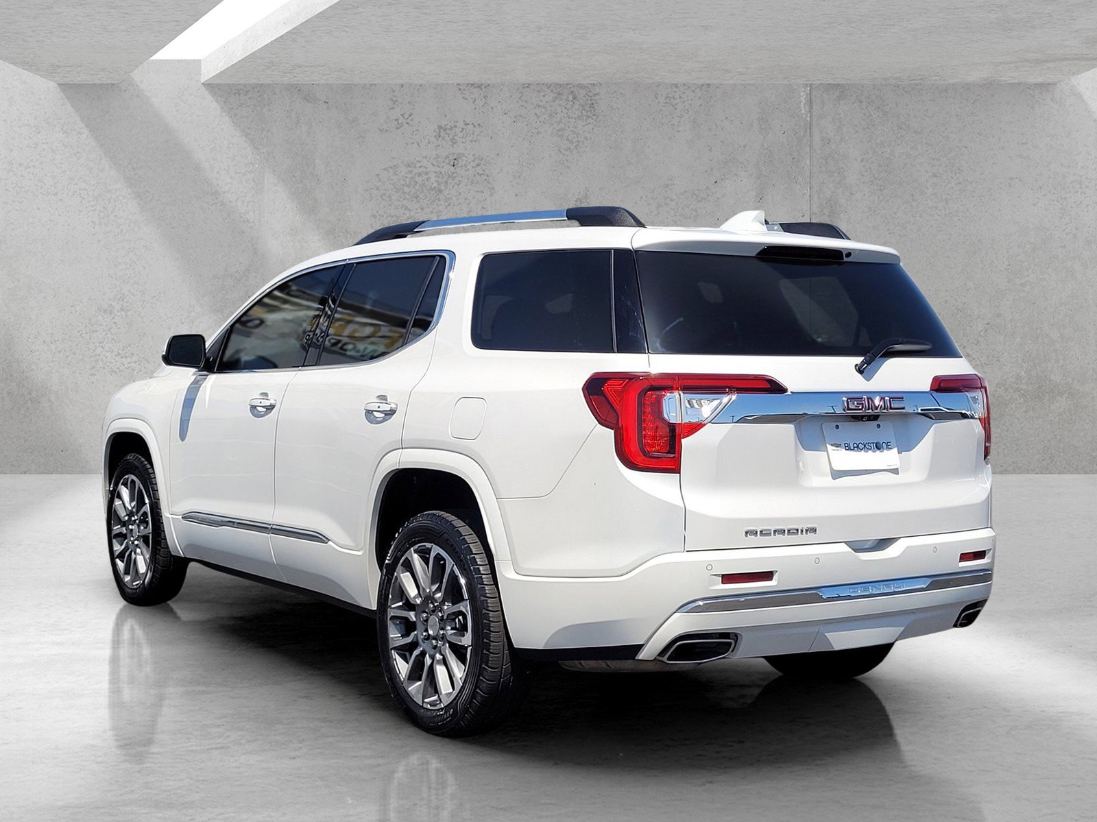 Used 2021 GMC Acadia Denali w/ Denali Technology Package FWD image 6