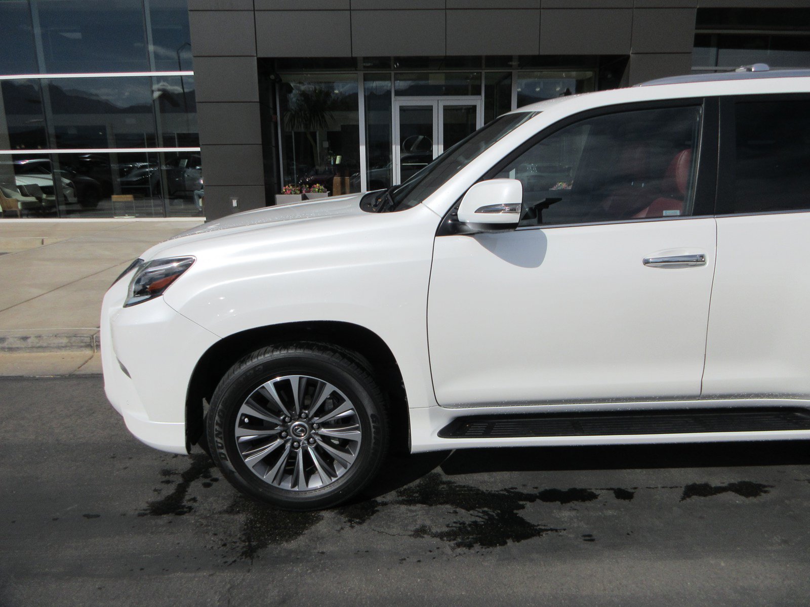 Used 2022 Lexus GX 460 Luxury w/ Off Road Package AWD/4WD image 2