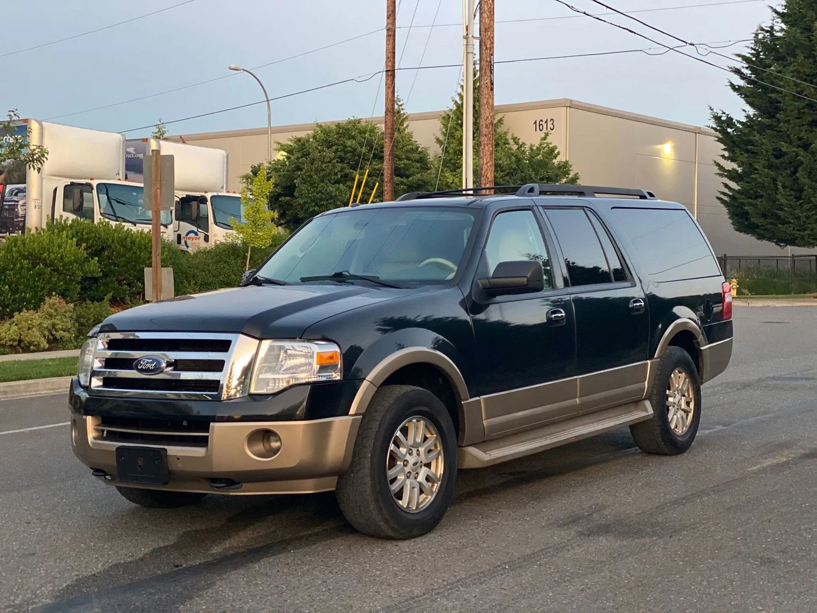 Used 2014 Ford Expedition EL XLT w/ Equipment Group 202A image 3