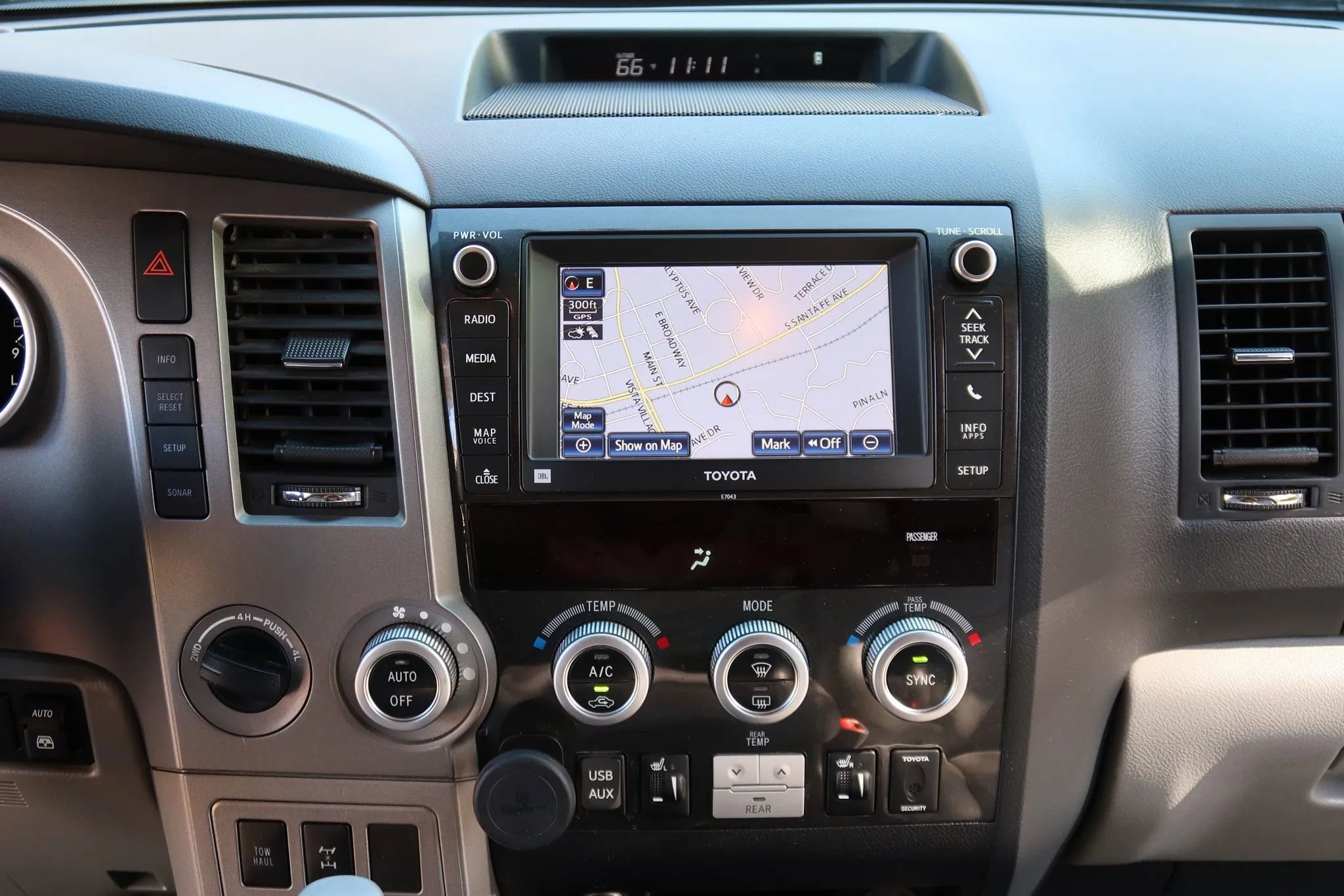 Used 2013 Toyota Sequoia Limited image 29