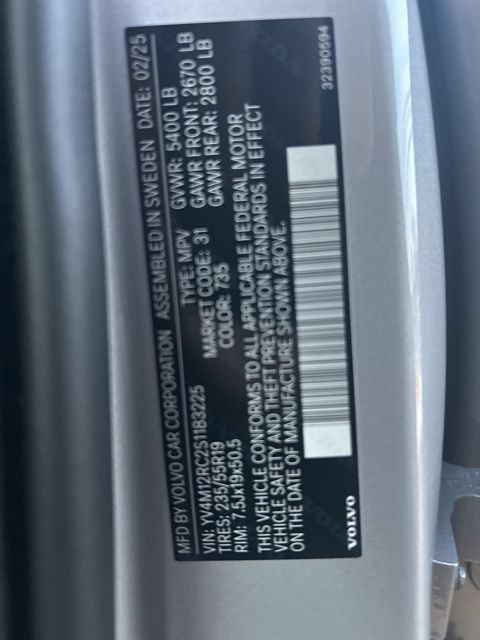 Certified 2025 Volvo XC60 B5 Plus AWD/4WD image 28