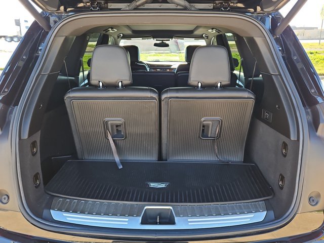 Used 2024 Cadillac XT6 Luxury w/ LPO, Floor Liner Package FWD image 6