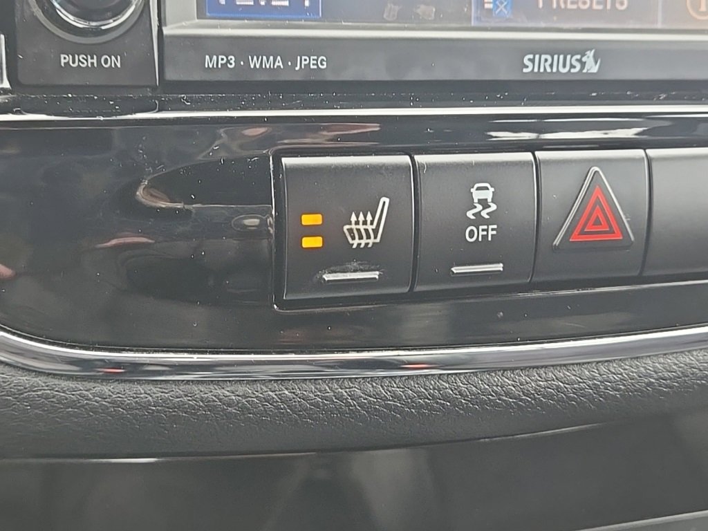 Used 2011 Chrysler 200 S image 17