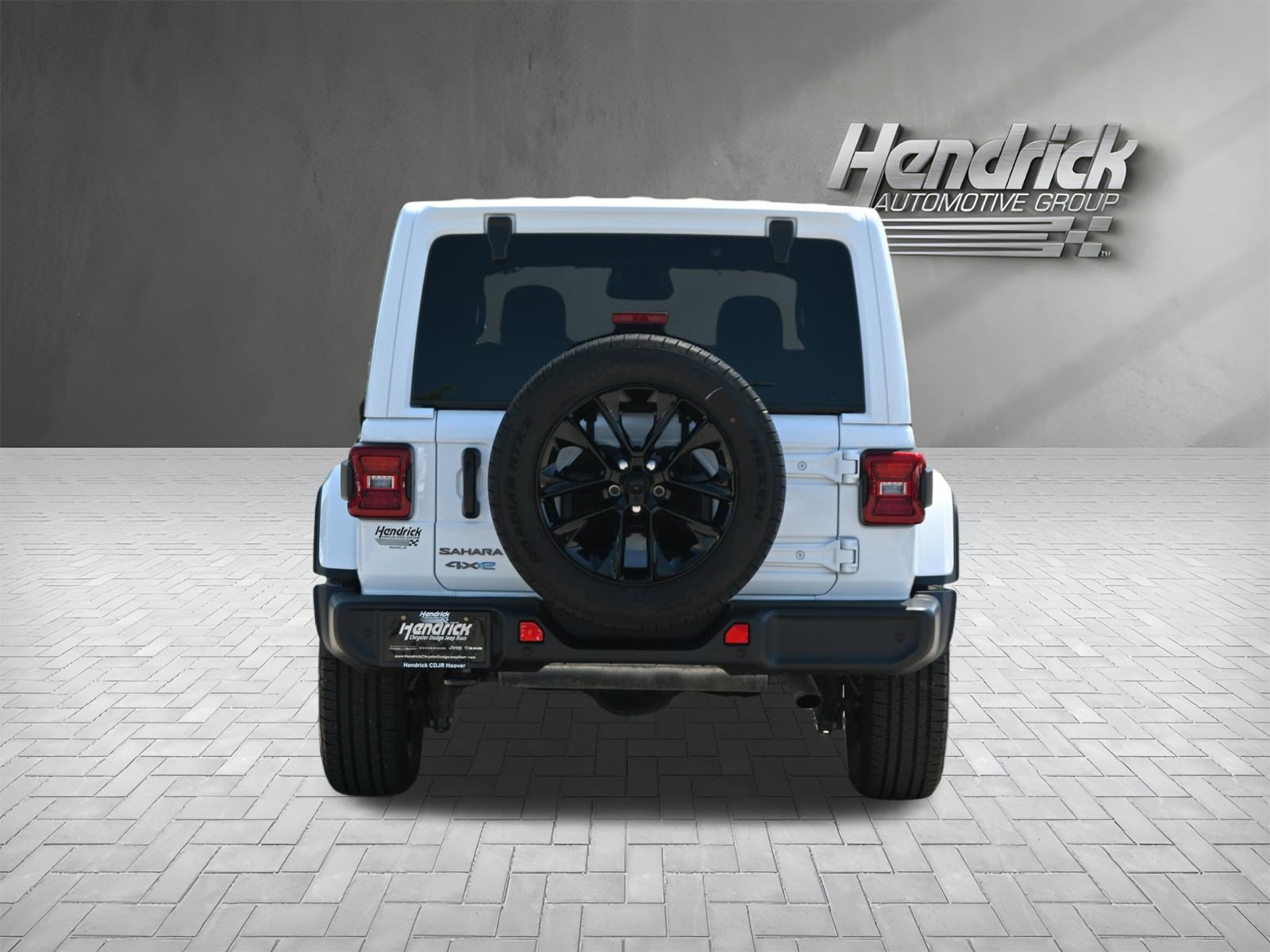 Used 2025 Jeep Wrangler Unlimited Sahara w/ Safety Group AWD/4WD image 9