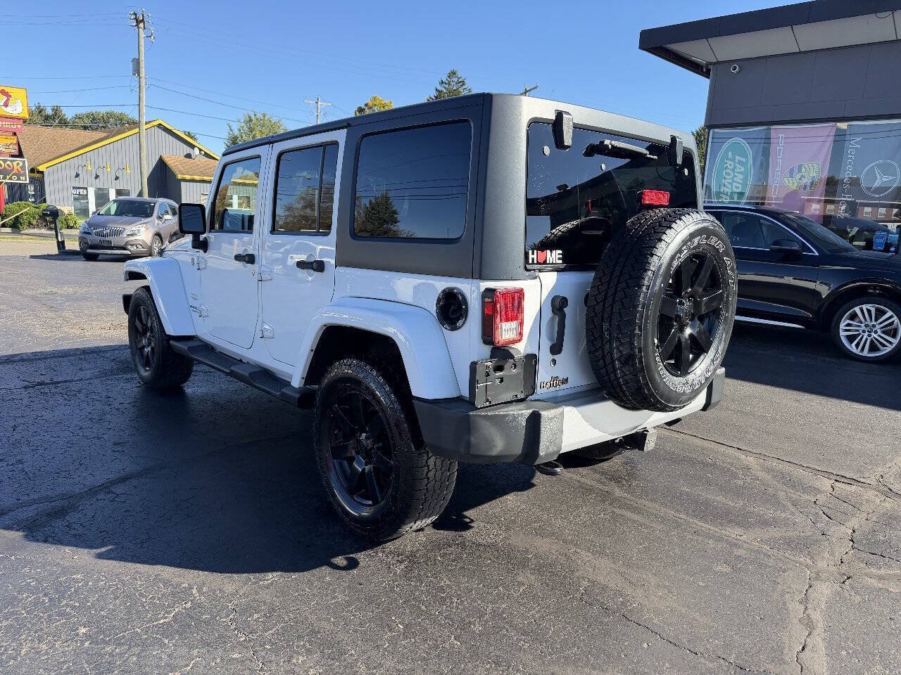 Used 2013 Jeep Wrangler Unlimited Sahara w/ Connectivity Group AWD/4WD image 4